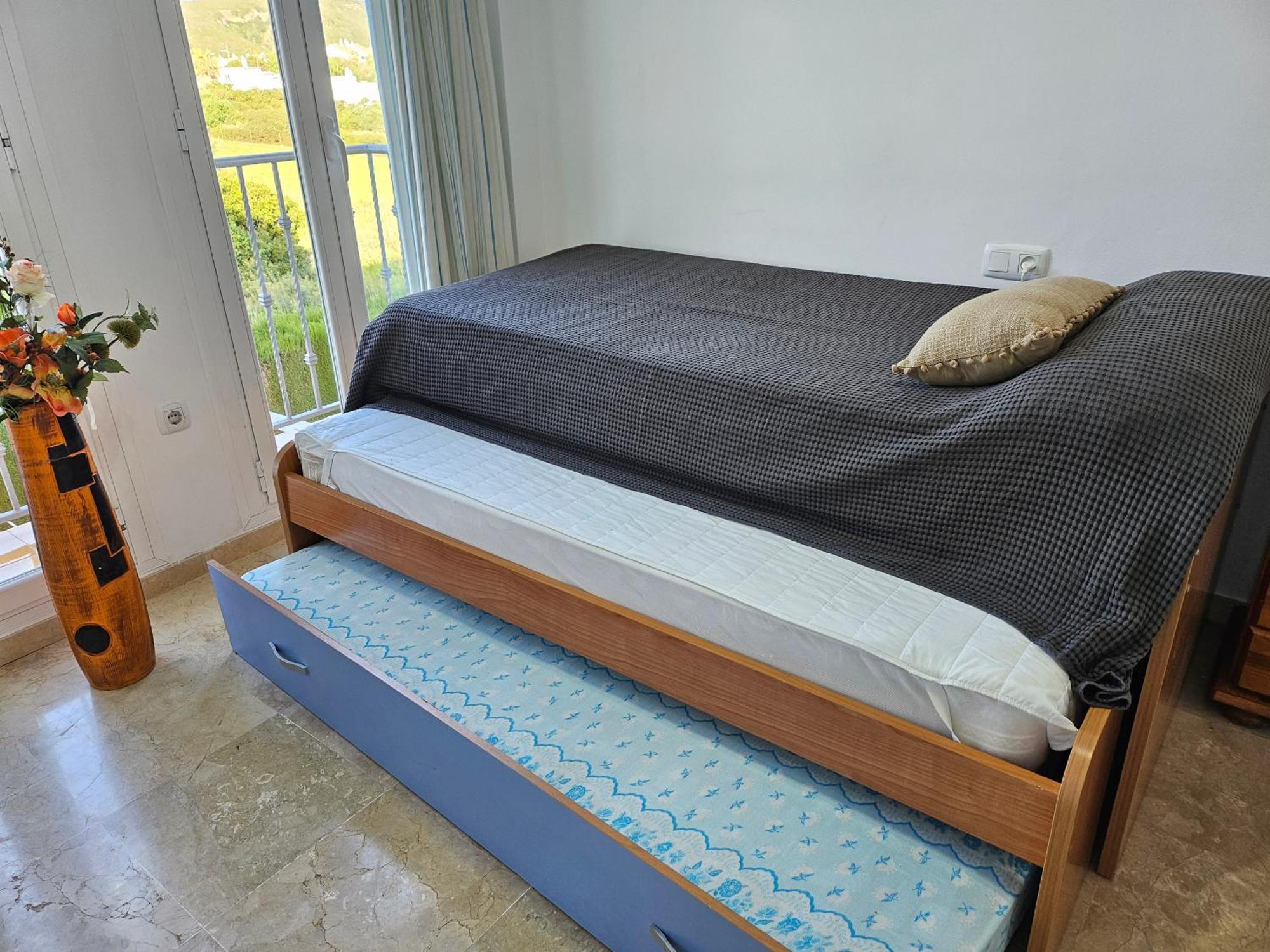3 Bedrooms With Pool & Parking, Close To Sea And Gibraltar Apartamento Manilva